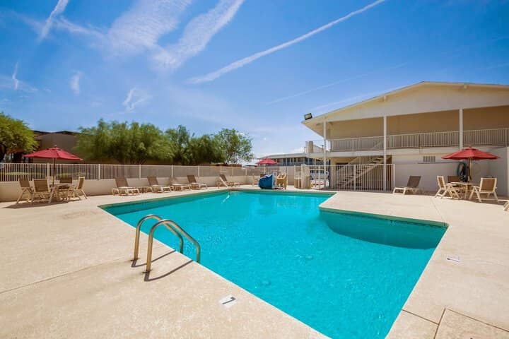 Pool 27 of 33